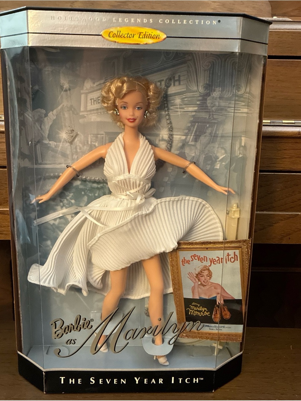 Mattel Barbie Marilyn Monroe Doll the 7 Year Itch Collector's Edition 1997 New